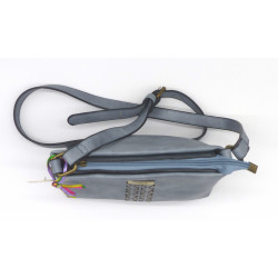 Bolso bandolera azul claro, Pepita Pérez. 13