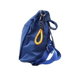 Bolsos mujer Mochila mediana, antirrobo, tirantes anchos regulables.